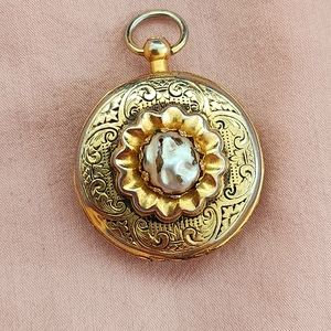Pearl and Gold Keepsake Mirror Locket